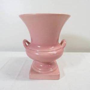 lot 286 image: Vintage Ceramic Red Wing Pink 7 Planter Vase