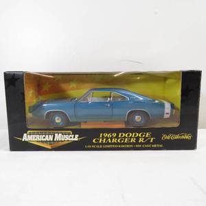 lot 299 image: Ertl American Muscle 118 Scale Diecast 1969 Dodge Charger RT Blue