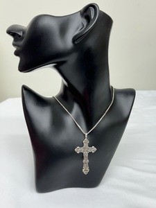 lot 91 image: Vintage Sterling Cross Necklace