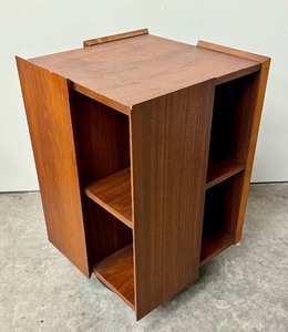 lot 3 image: Mid Century Modern Rotating Walnut Bookshelf