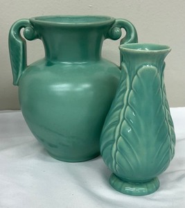lot 89 image: Two Mid Century Stangl Pottery Vases