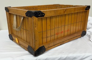 lot 29 image: Vintage Tescom Corp Wooden Crate