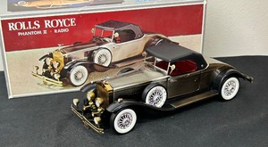 lot 30 image: Vintage 1970s Solid State Rolls Royce Phatom II Radio