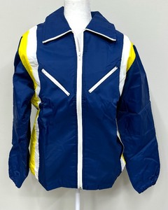 lot 26 image: New Vintage Northernaire Zip Up Windbreaker