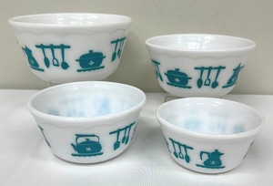 lot 145 image: Vintage Hazel Atlas Turquoise Nesting Mixing Bowl Set
