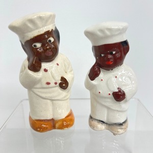 lot 163 image: Vintage Black Americana Ceramic Salt and Pepper Shaker Set