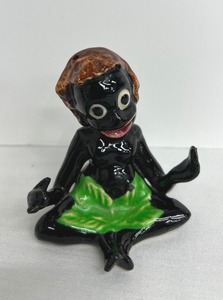 lot 162 image: Vintage Black Americana Ceramic Salt Shaker