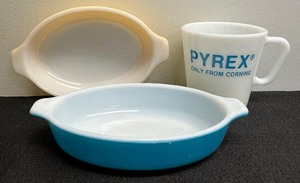 lot 183 image: Vintage Pyrex Au Gratin Milk Glass Baking Dishes (10 oz) and Pyrex Mug