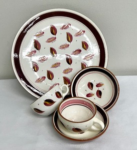 lot 138C image: Vintage Stangl Pottery Windfall Dishware
