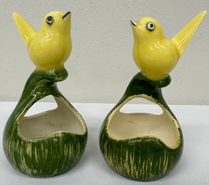 lot 187 image: Stangl Pair of Yellow Slick Chicks on Gourd Planter