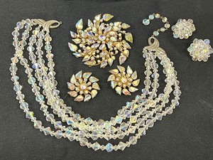 lot 64 image: Vintage Rhinestone Brooch and Earrings Set and Beaded Necklace and Earrings Set