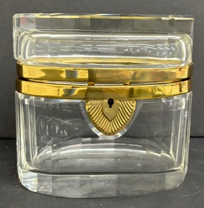 lot 76 image: Vintage Fine Art Deco Baccarat Crystal Hinged Jewelry Casket Box with Gilt Metal Mounts