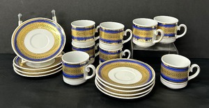 lot 54 image: TIRSCHENREUTH Bavaria Teacups and Saucers