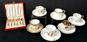 lot 103 image: Beautiful Vintage Demitasse Teacups and Teaspoons