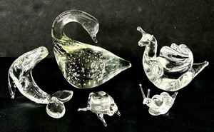lot 55 image: Vintage Glass Animals including a Controlled Bubble Glass Swan Figurine