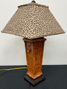 lot 95 image: Stylish Table Lamp