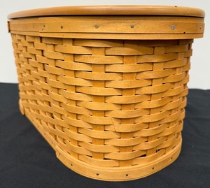 lot 94 image: Longaberger Small Workload Basket with Liner - 2001