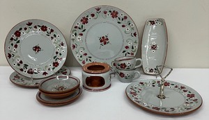 lot 119 image: Vintage Stangl Pottery Garland Dishware