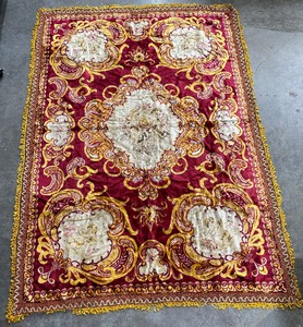 lot 135 image: Lovely Vintage Cherub Rug Made in Italy