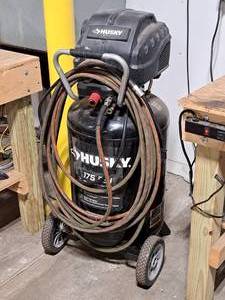 lot 21 image: Husky 3-wire Air Compressor C303H