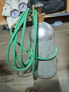 lot 26 image: Item halted