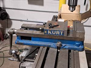 lot 47 image: Kurt Milling Machine Vise