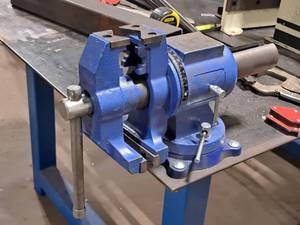 lot 50 image: Central Forge Multi-Use Bench Vise