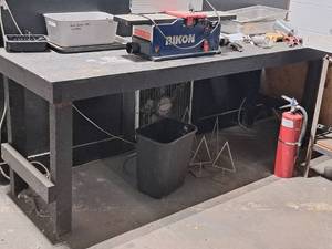 lot 67 image: Wooden Work Bench 27x86x37