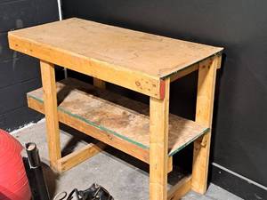 lot 68 image: Wooden Work Bench 21x48x36