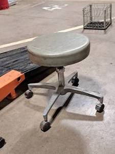 lot 98 image: Rolling Work Stool