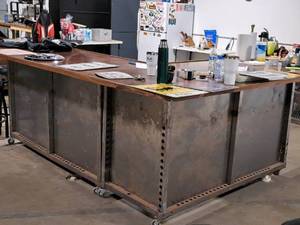 lot 102 image: Custom Rolling L-Shaped Bar