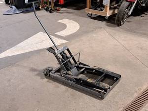 lot 23A image: Pittsburgh 1500-lbs ATVMotorcycle Lift