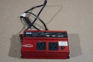 lot 101 image: Maxpart 1000W Smart Power Inverter