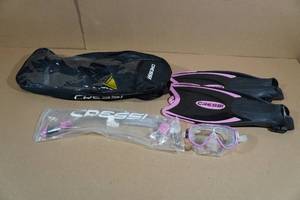 lot 136 image: Cressi Adult Palau Fin Snorkel Set -Fin Size XSS