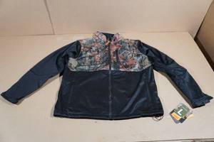 lot 153 image: Trail Crest Womens Pullover -Large