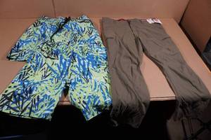 lot 203 image: Mens Wrangler Pants with 2 Pairs of Swim Trunks -40x30 & Large