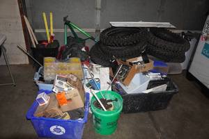 lot 206 image: Large Assortment of ToolsHardware