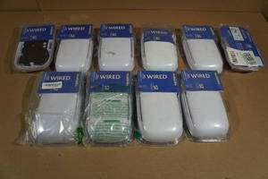 lot 208 image: 10 Heath Zenith Wired Doorbells