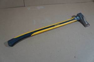lot 216 image: Yardworks Single Bit Axe