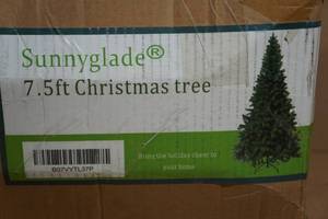 lot 10 image: Sunnyglade 7.5 Artificial Christmas Tree