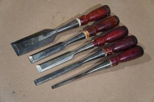 lot 23 image: 5 Stanley Wood Chisels