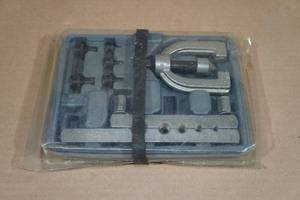 lot 29 image: Double Flare Tool