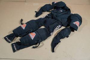 lot 32 image: Torpso Hockey Ice Armor Suit -Junior Small