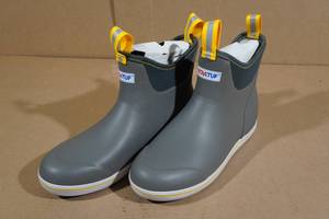 lot 34 image: Xtratuf Mens Ankle Deck Boots -Size 9