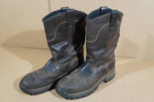 lot 35 image: Irish Setter Two Harbors Mens 11 Safety Toe Pull On Work Boots -Size 13