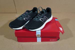 lot 37 image: New Balance Womens Running Shoes -Size 8.5