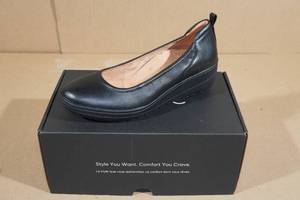 lot 41 image: Vionic Jacey Wedge Shoes -Size 7.5