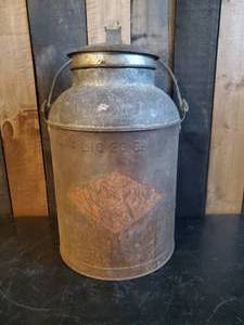 Unique 20 Quart Milk Can with Lid