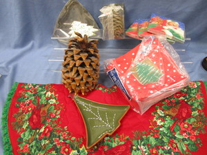 CA Pine Cone, Napkins, Tree Skirt