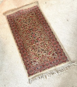 lot 23 image: Vintage Rug by Karastan